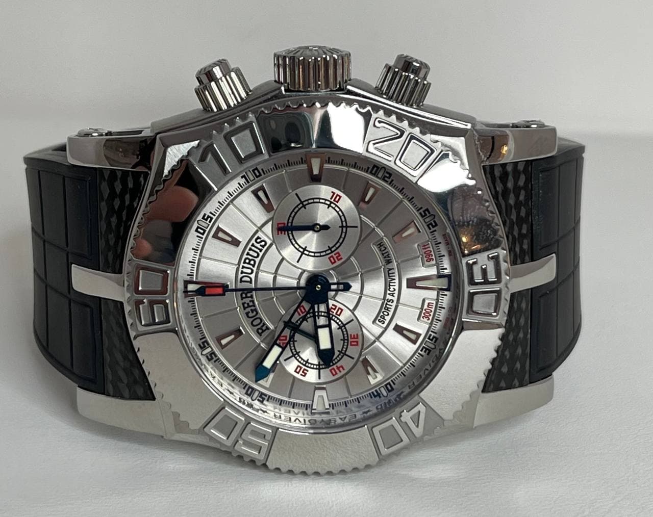 Часы Roger Dubuis Just For Friends Easy Diver