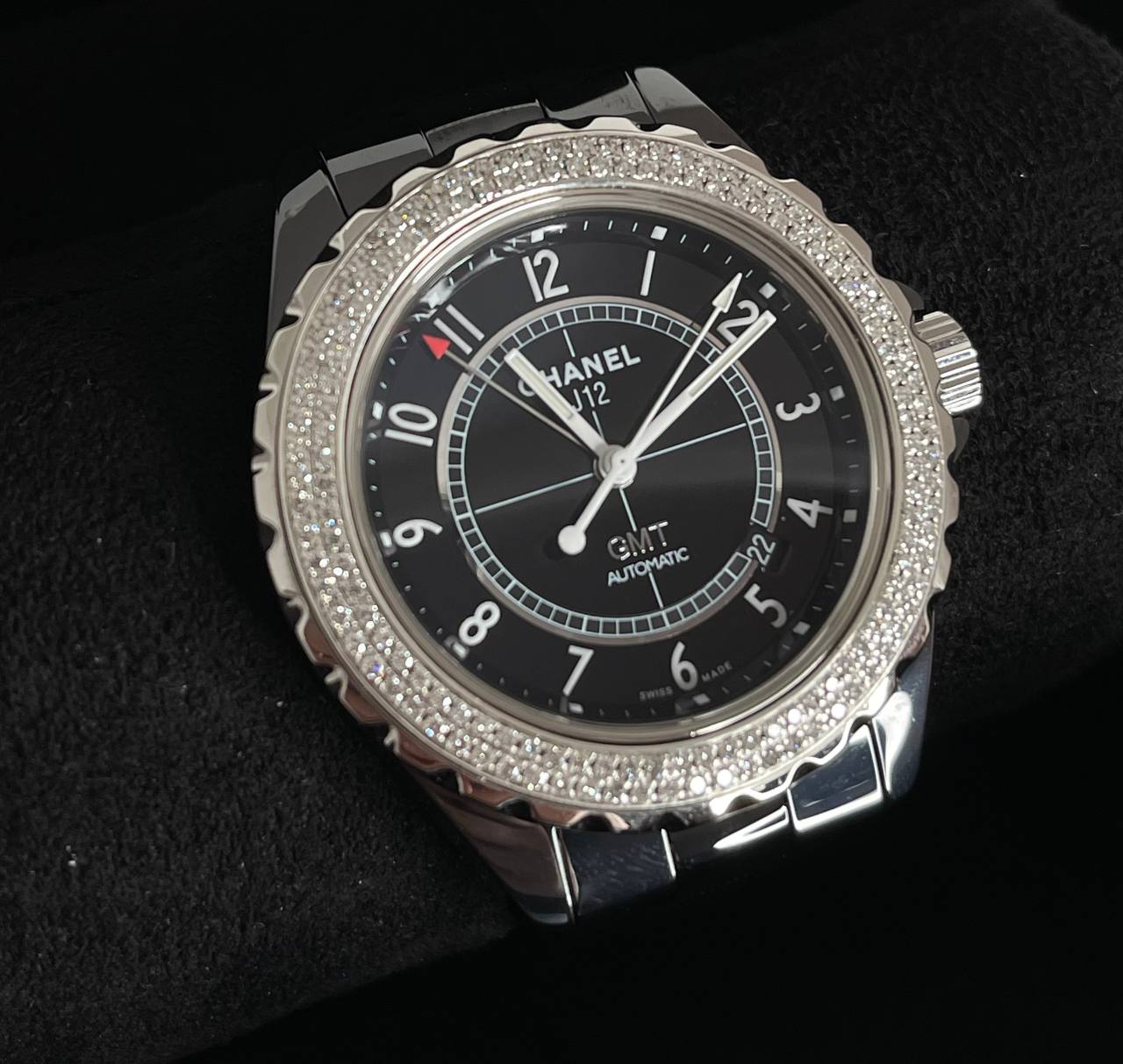 Часы Chanel J12 GMT H2012