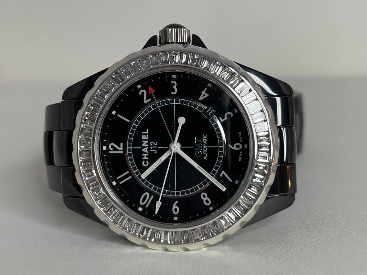 Часы CHANEL GMT+ White Ceramic Diamond Beze