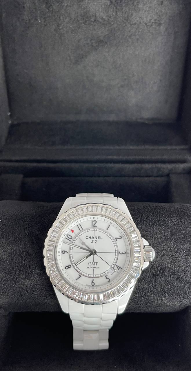 Часы CHANEL J12 GMT+ White Ceramic Diamond Bezel J12 J12