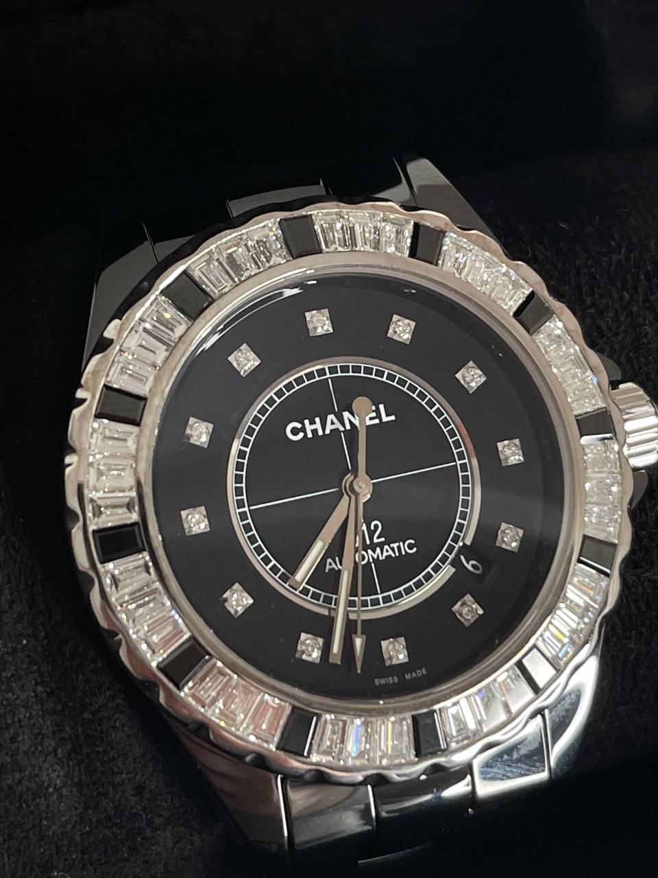 Часы CHANEL J12 Black Gem-Set Gold Jewellery H2024
