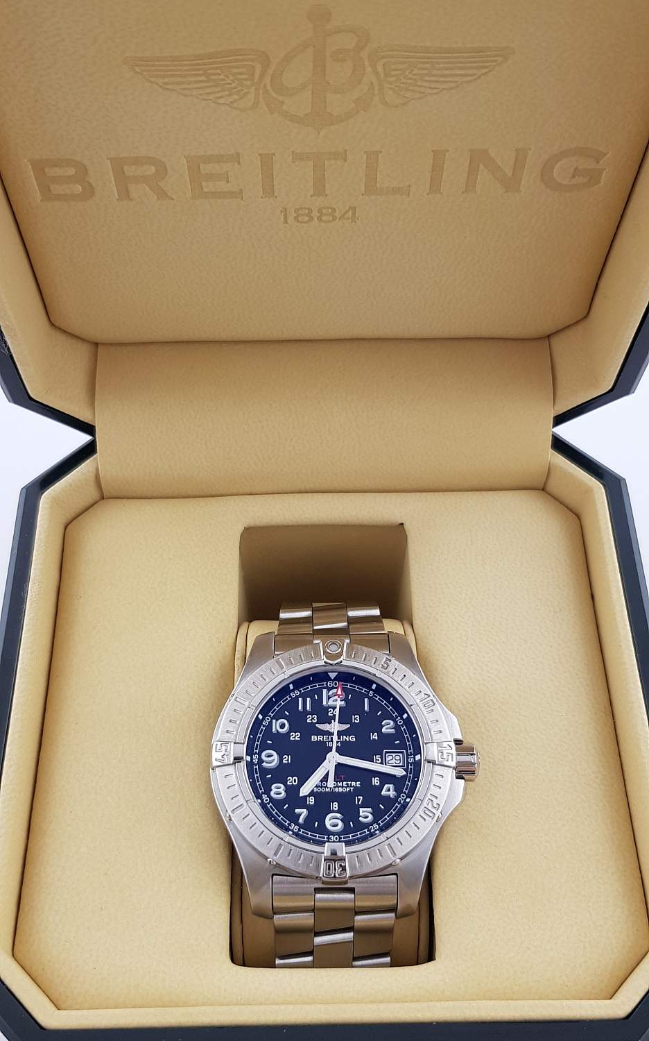 Часы Breitling Avenger A74380