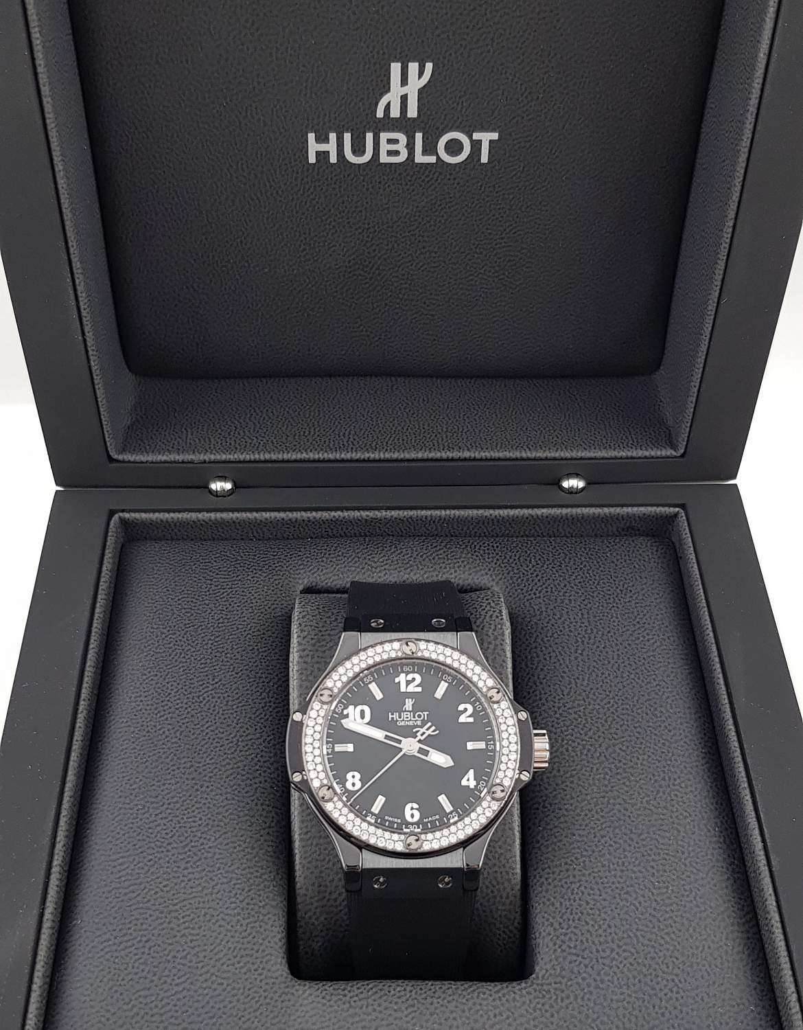 Часы Hublot Big Bang Black Magic 38mm 361.CV.1270.RX.1104