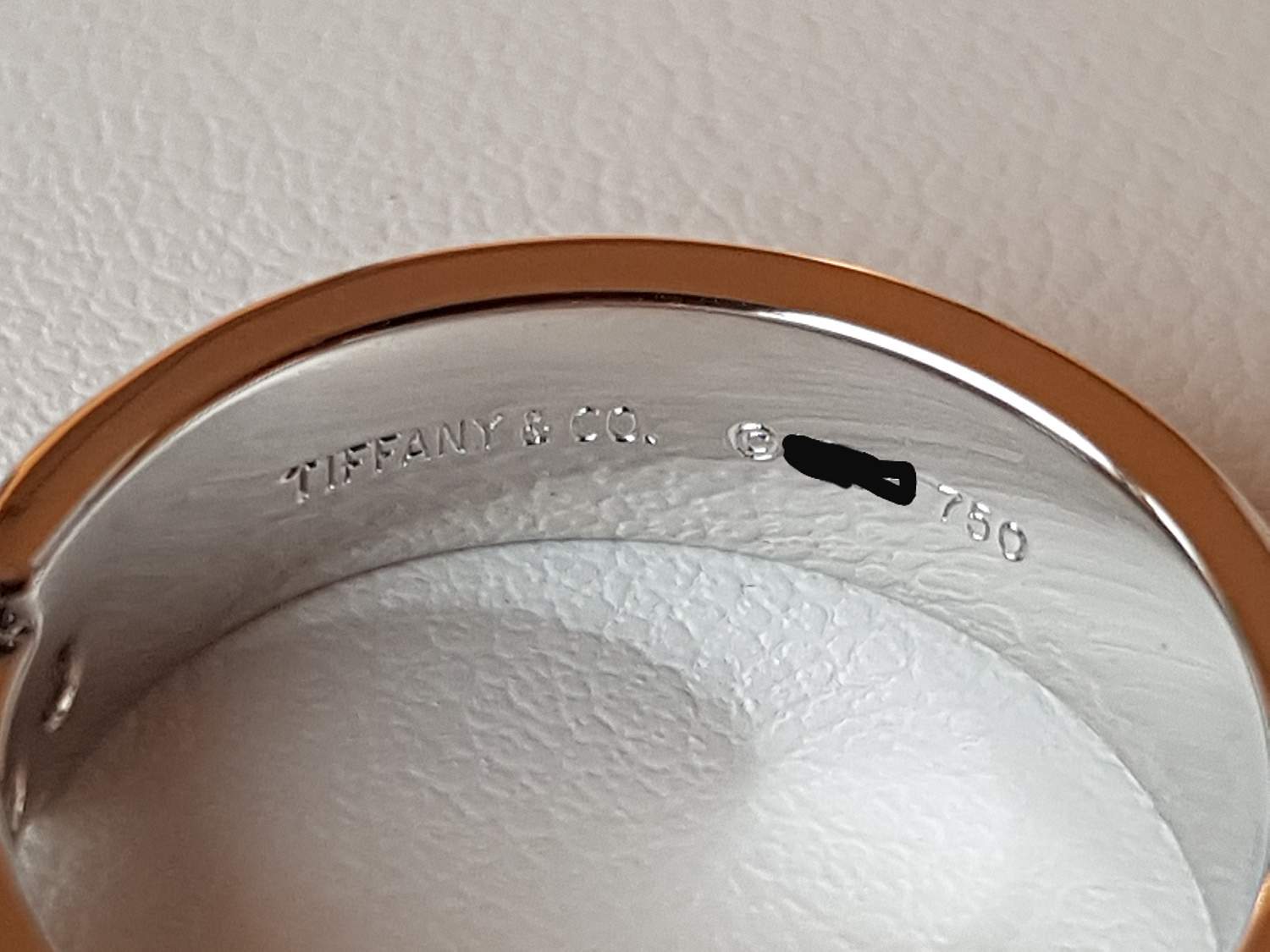 Кольцо с бриллиантом Tiffany & Co Atlas