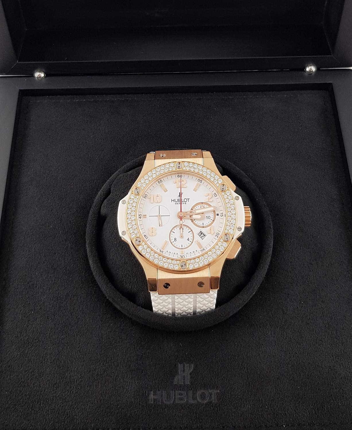 Часы Hublot Big Bang Red Gold All White Porto Cervo Diamonds 301.PE.230.RW.114
