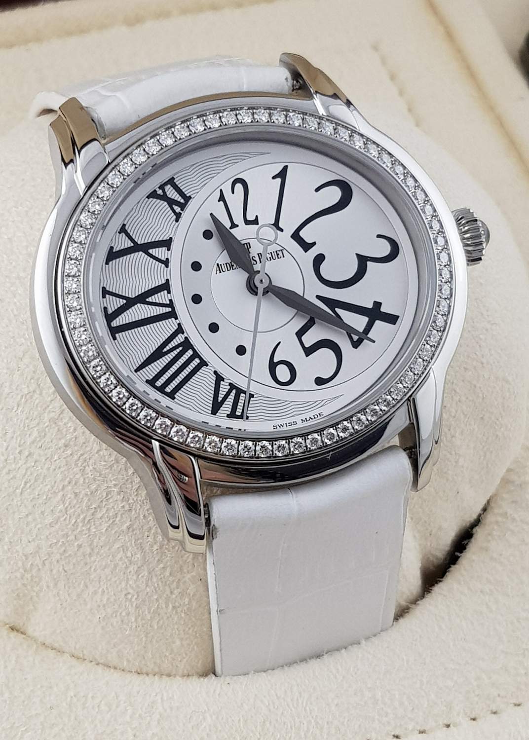 Часы Audemars Piguet Millenary Ladies Stainless Steel Diamonds 77301ST.ZZ.D015CR.01