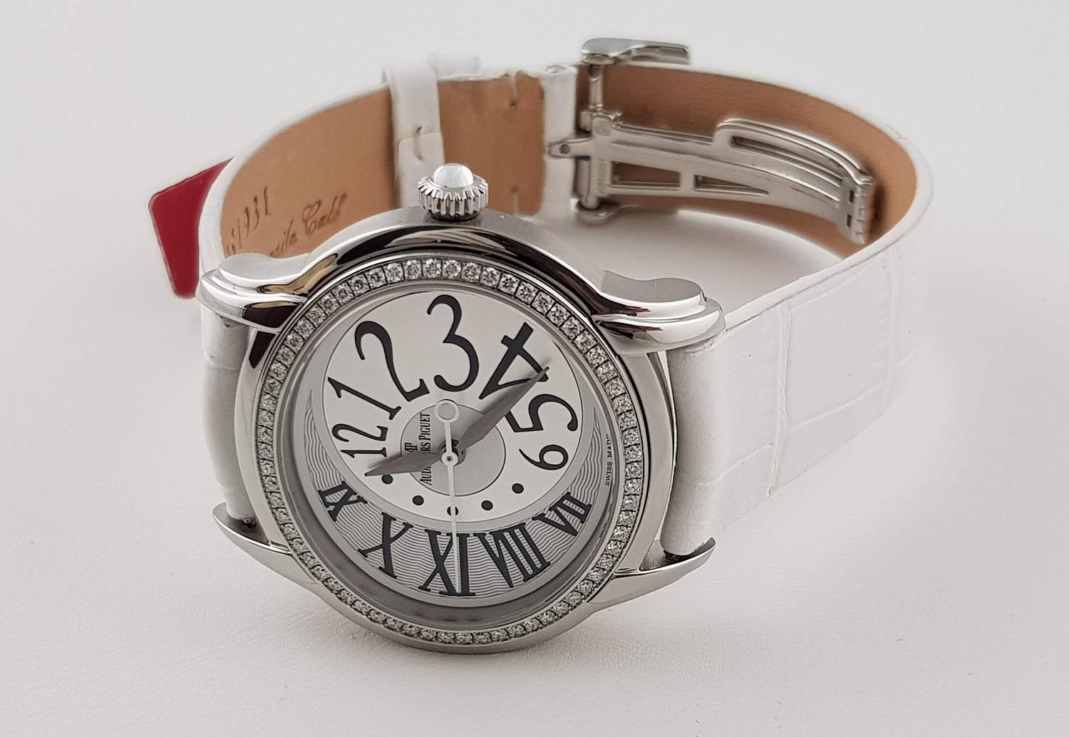 Часы Audemars Piguet Millenary Ladies Stainless Steel Diamonds 77301ST.ZZ.D015CR.01