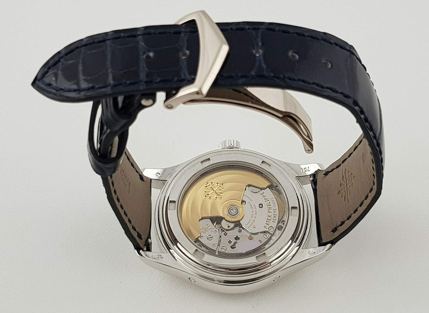 Часы Patek Philippe Annual Calendar 5147G-001