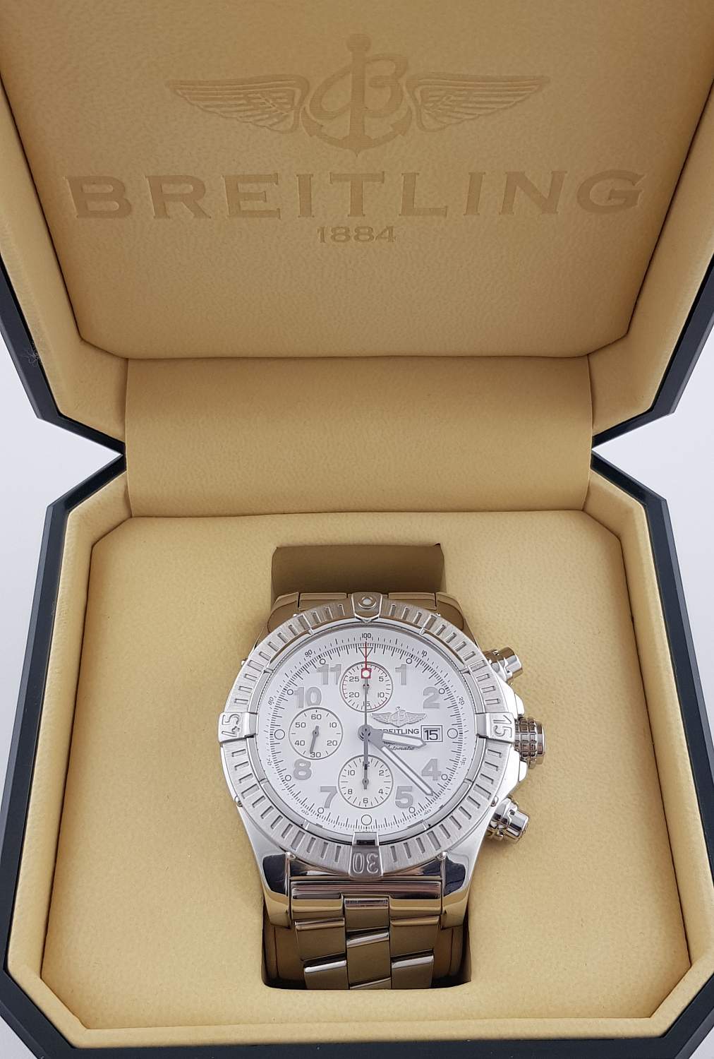 Часы Breitling Avenger Super A13370