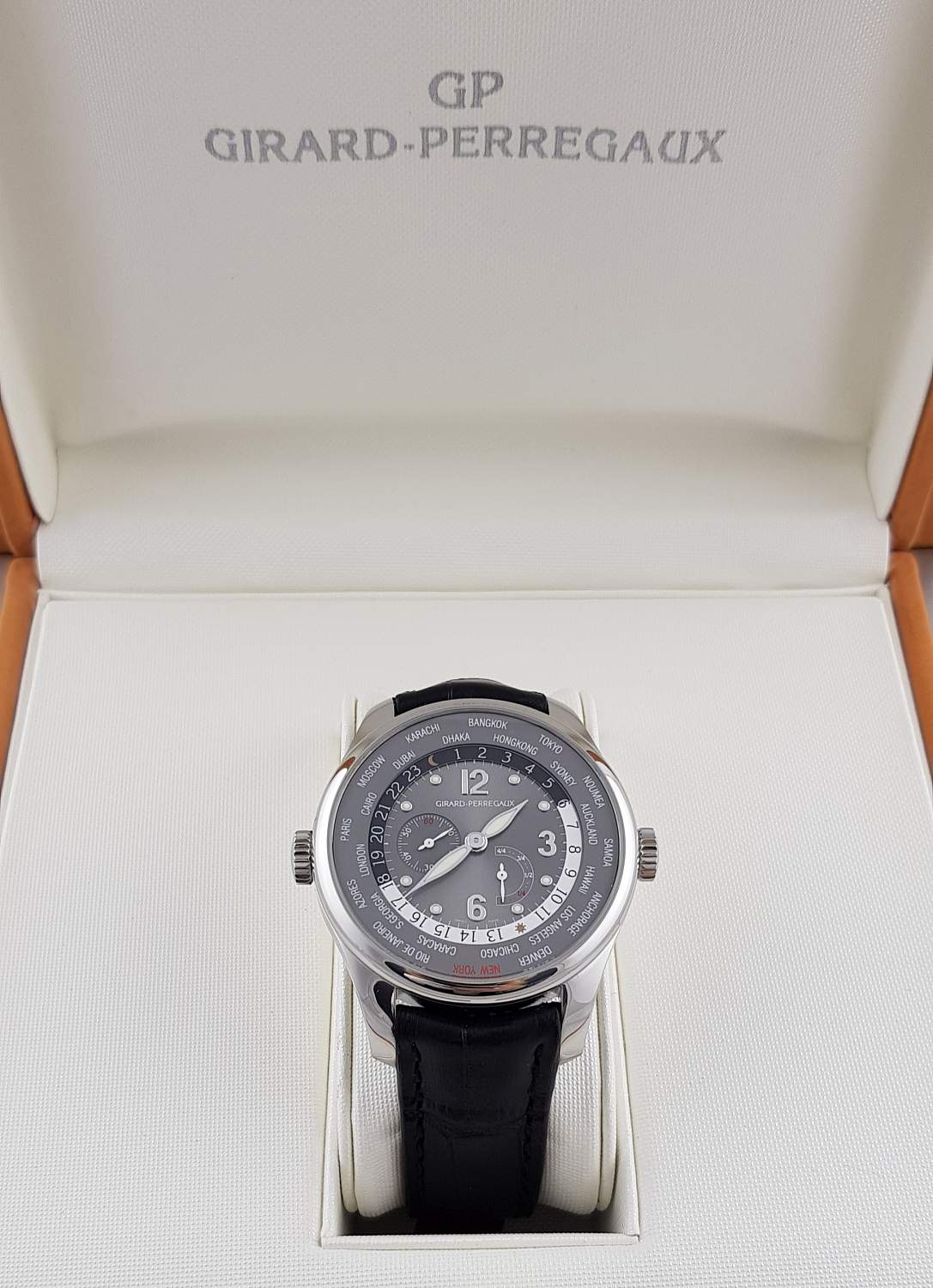 Часы Girard-Perregaux Power Reserve Worldtime Limited Edition 49851