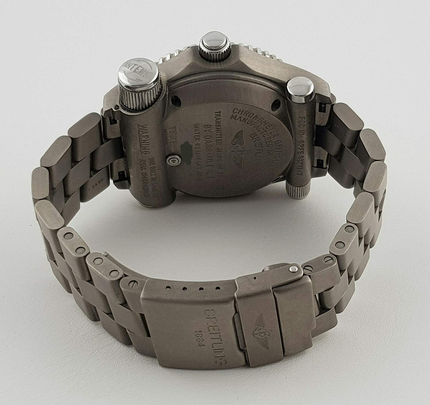 Часы Breitling Emergency Superquartz Titanium E76321