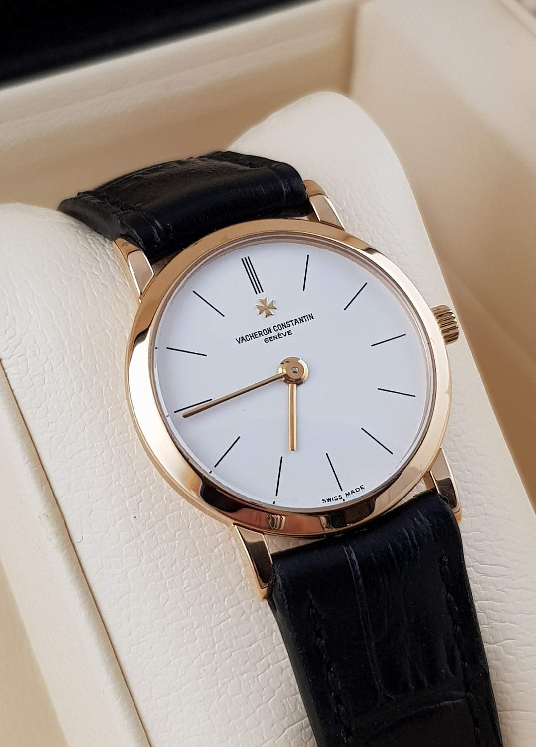 Часы Vacheron Constantin Patrimony Extra-Plate Small Model 25093/000R-8741
