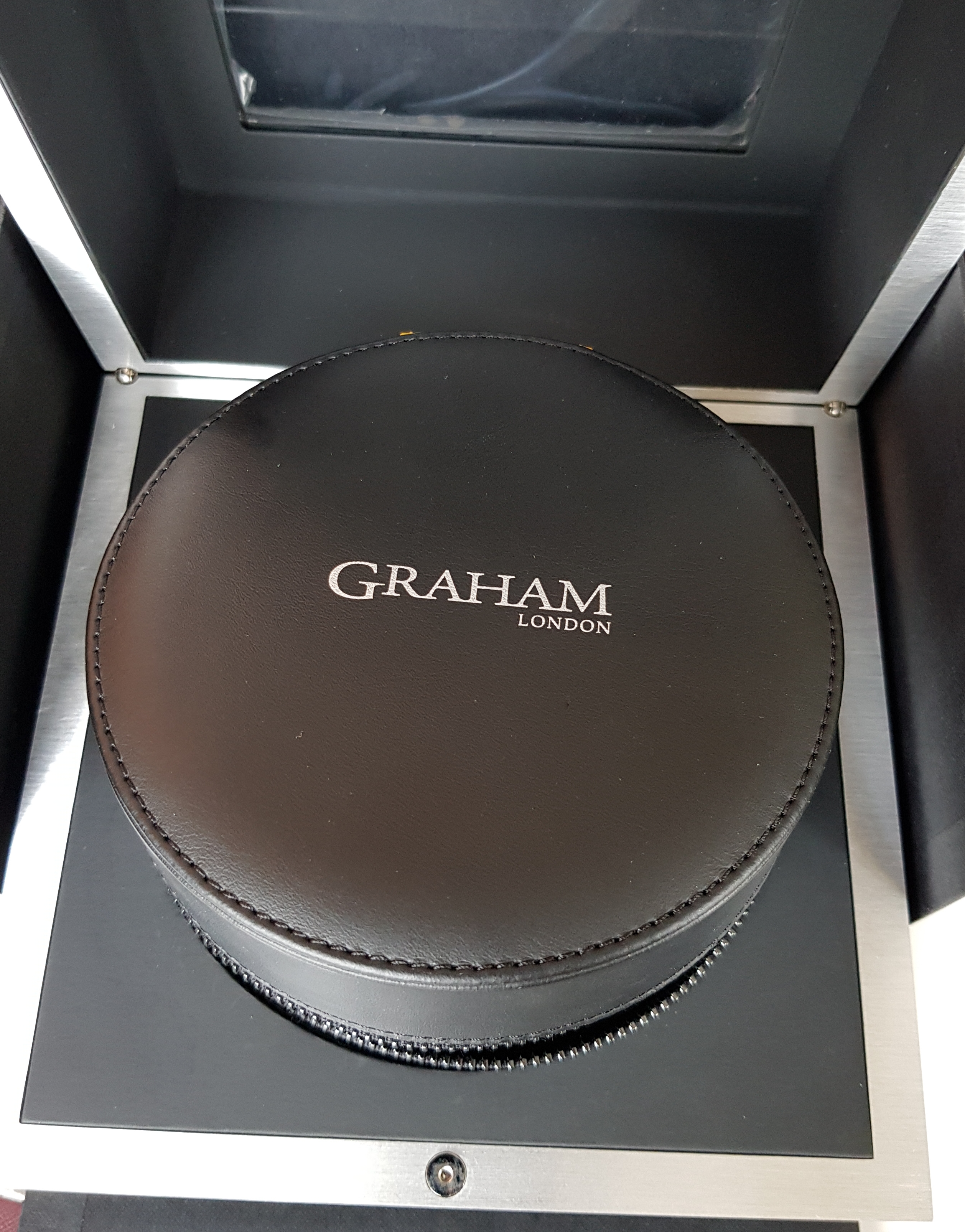Часы Graham Grand Silverstone Woodcote II, Black PVD and red gold, Ltd.  2GSIUBR.B07A.K07B