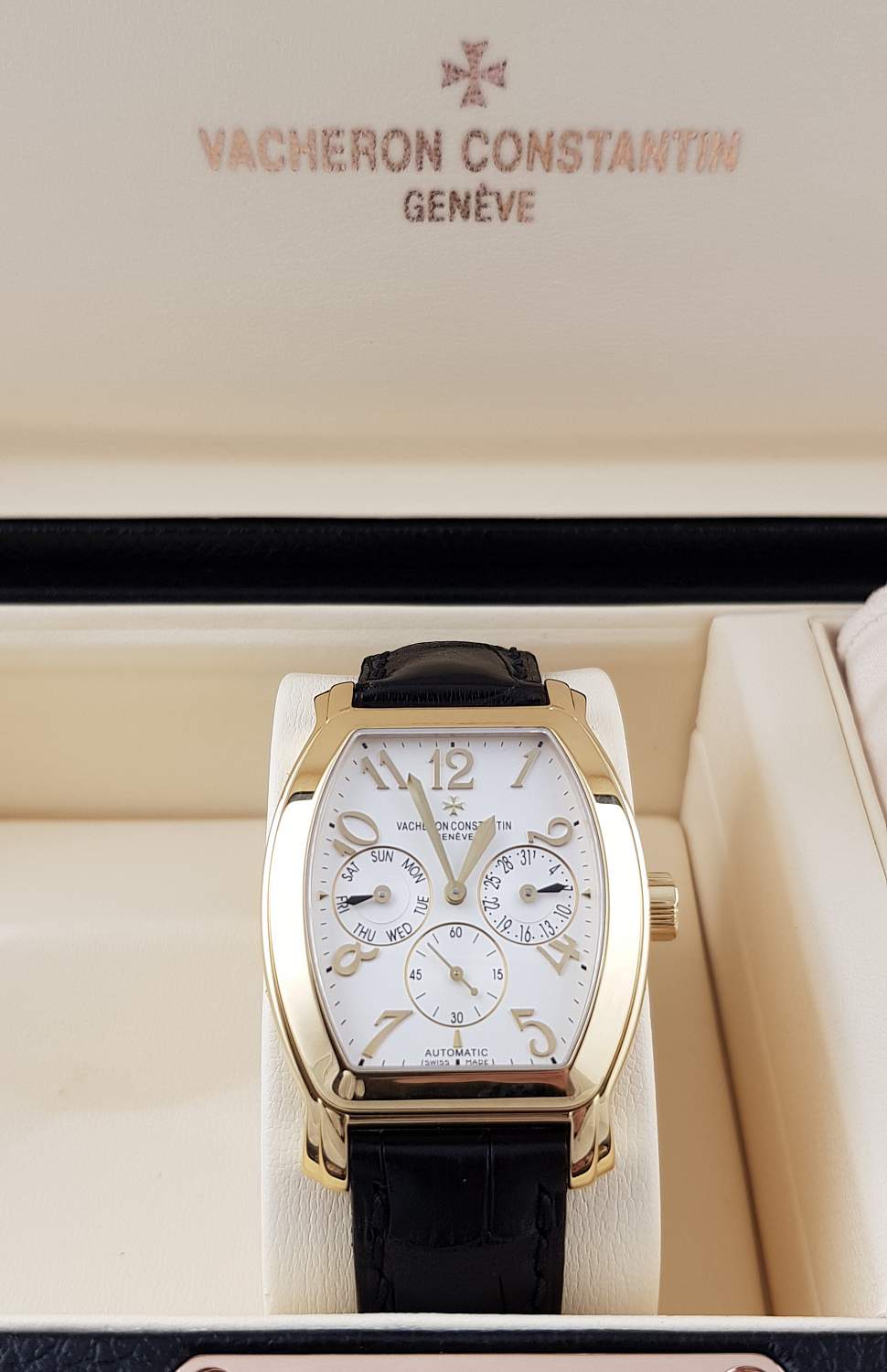 Часы Vacheron Constantin Malte Tonneau Day & Date Royal Eagle  42008/000J-9061