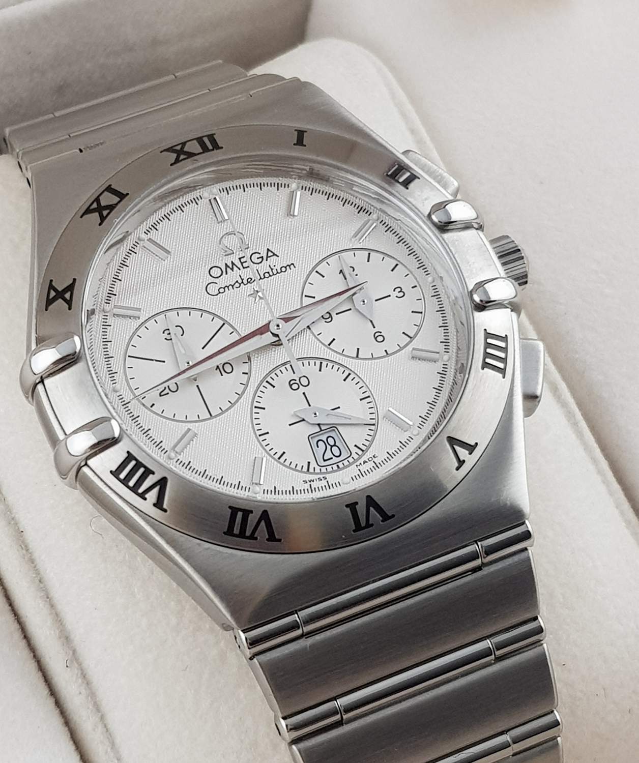 Часы Omega Constellation Chronograph Quarz 1542.30.00