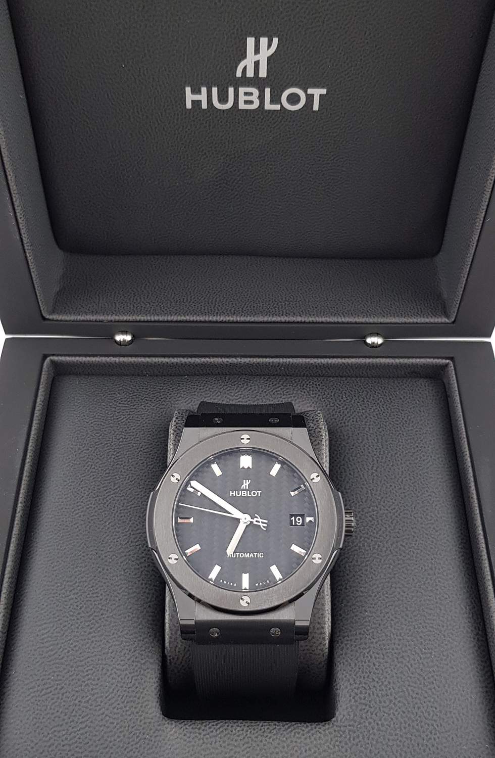Часы Hublot  Classic Fusion Black Magic 511.CM.1771.RX