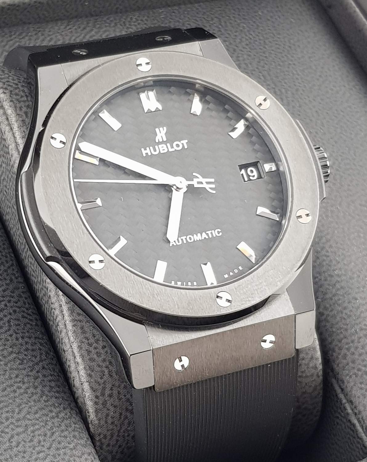 Часы Hublot  Classic Fusion Black Magic 511.CM.1771.RX