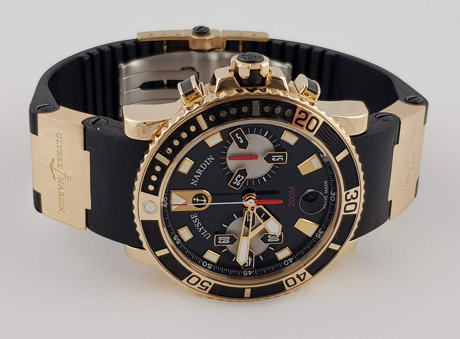 Часы Ulysse Nardin Maxi Marine Diver 18k Gold 8006-102-3A/92