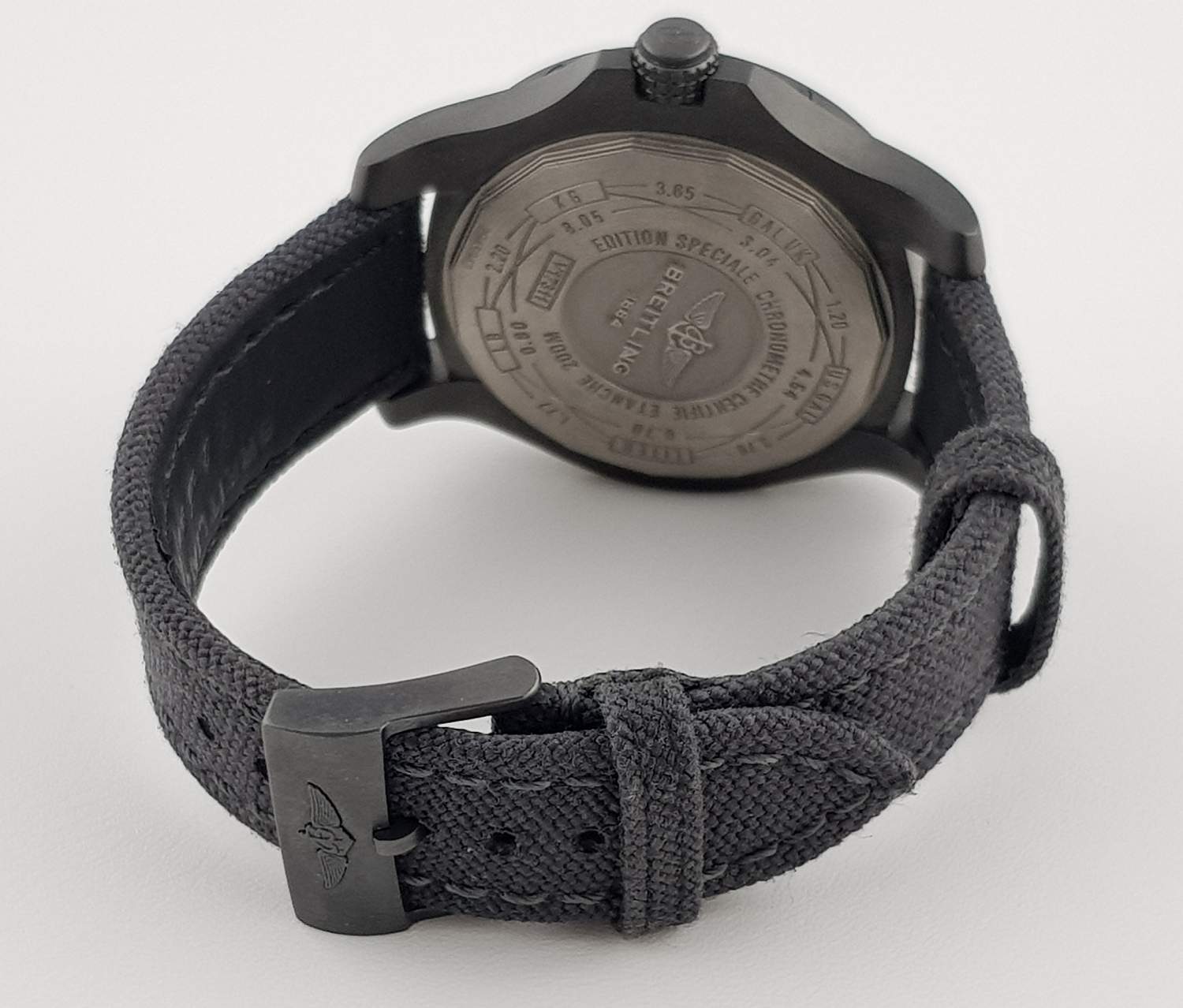 Часы Breitling Avenger Blackbird V17311
