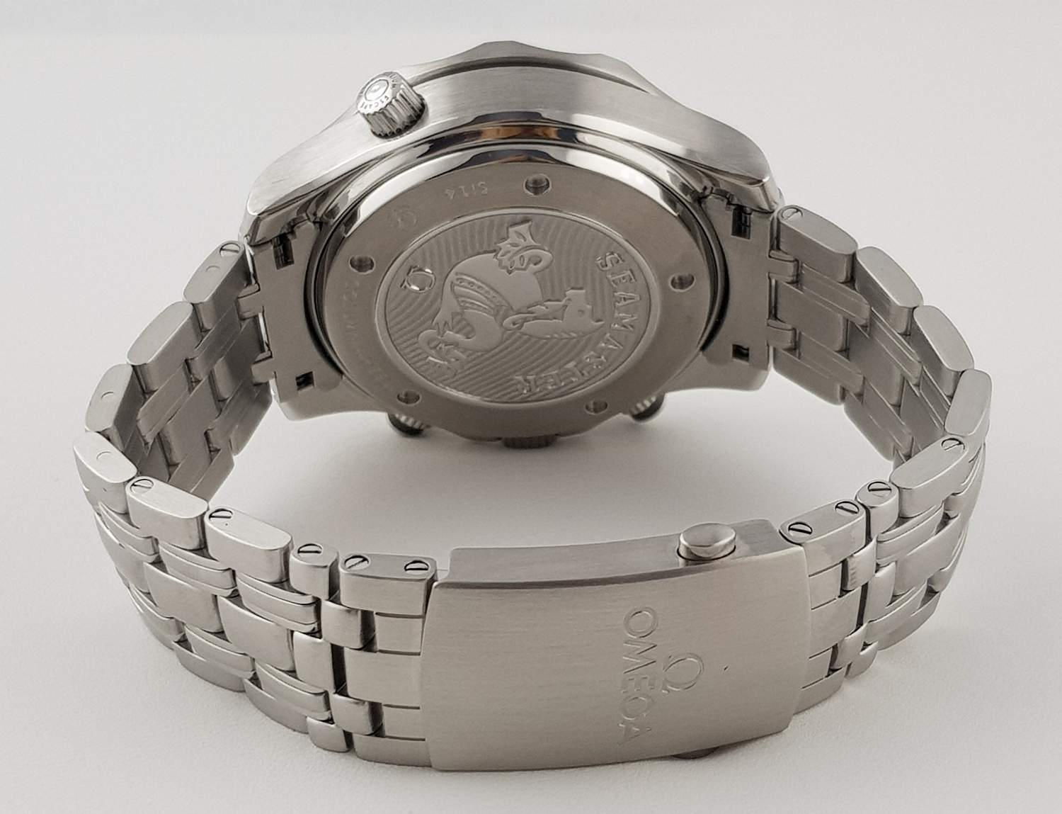 Часы Omega Seamaster Diver 212.30.44.50.01.001