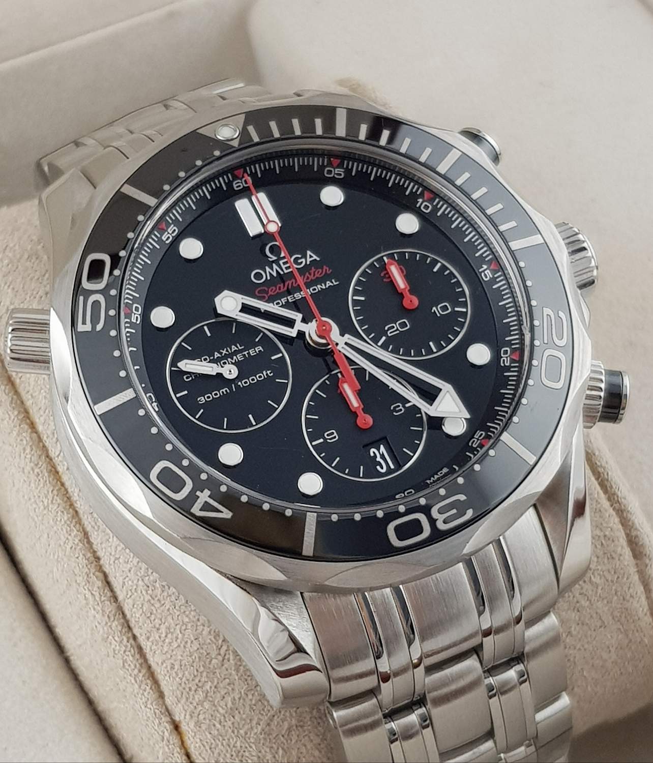 Часы Omega Seamaster Diver 212.30.44.50.01.001