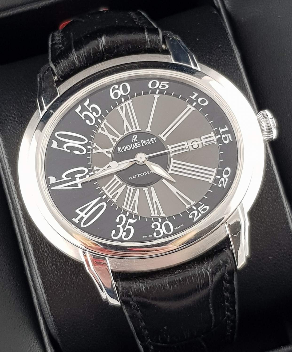 Часы Audemars Piguet Millenary 15320BC.OO.D002CR.01