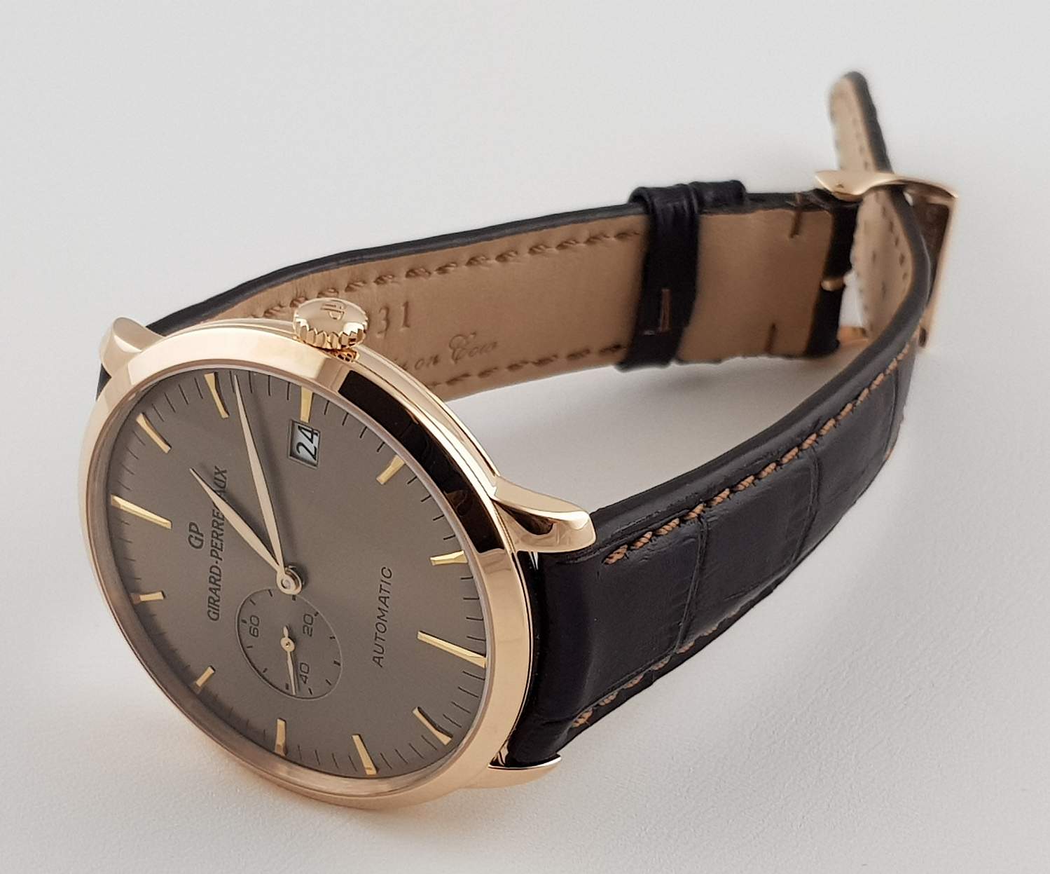 Часы Girard-Perregaux Small Seconds Date 49543