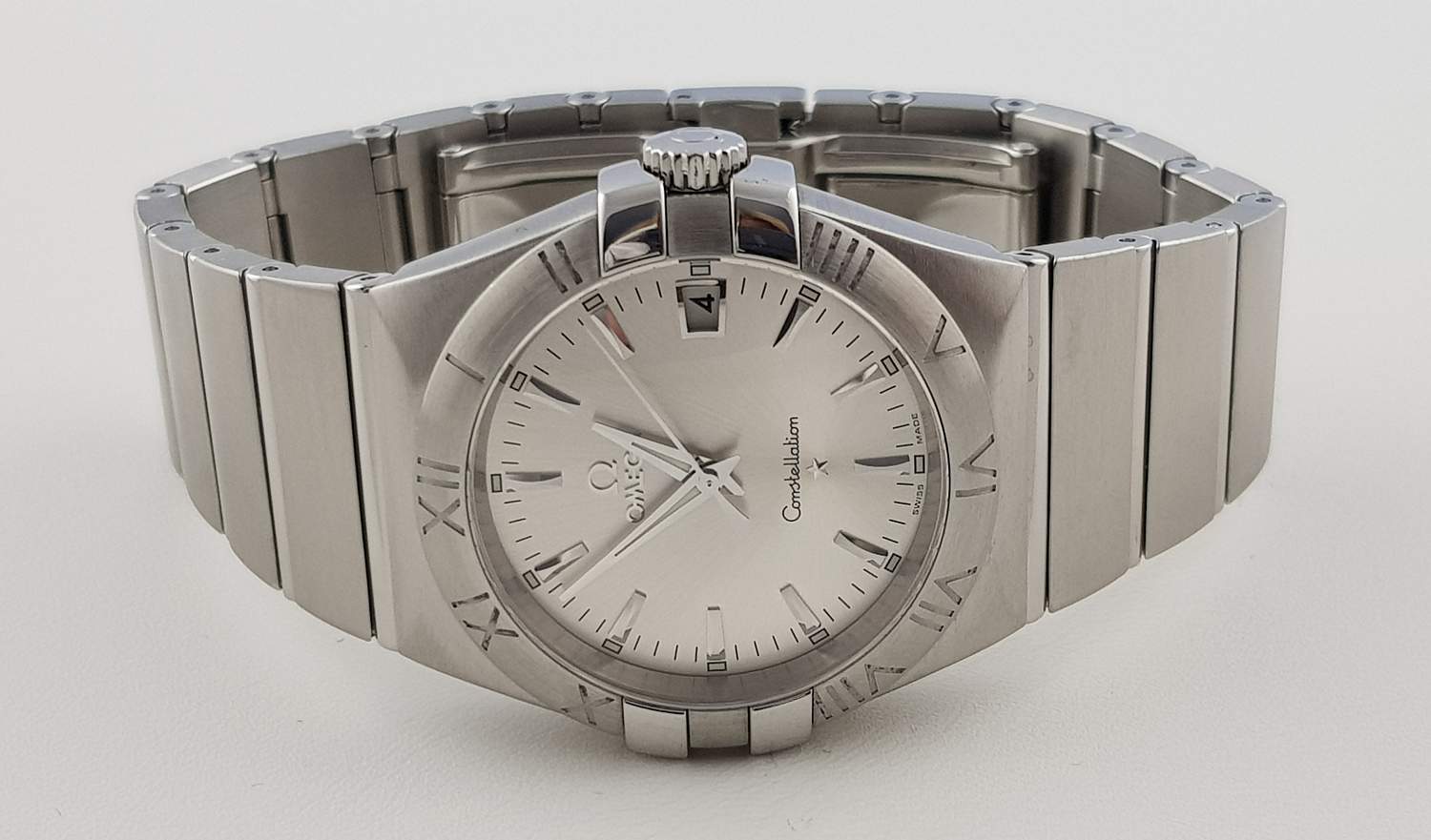 Часы Omega Constellation Quartz 35 mm 123.10.35.60.02.001