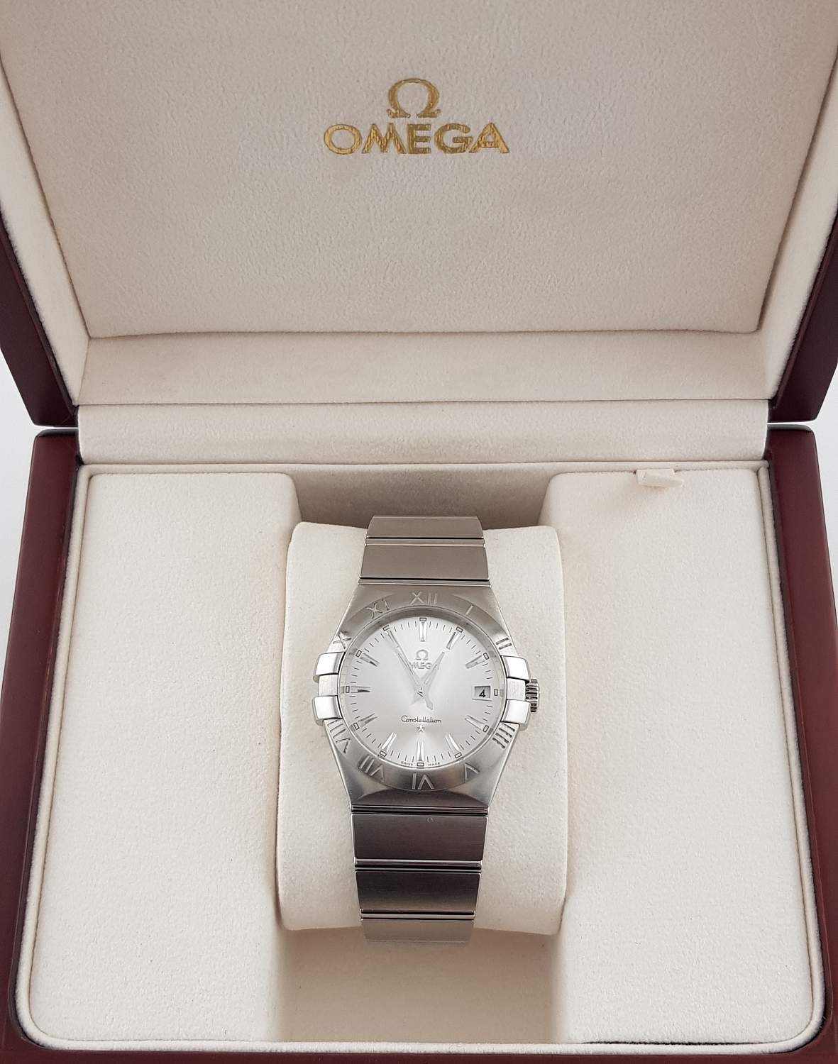 Часы Omega Constellation Quartz 35 mm 123.10.35.60.02.001
