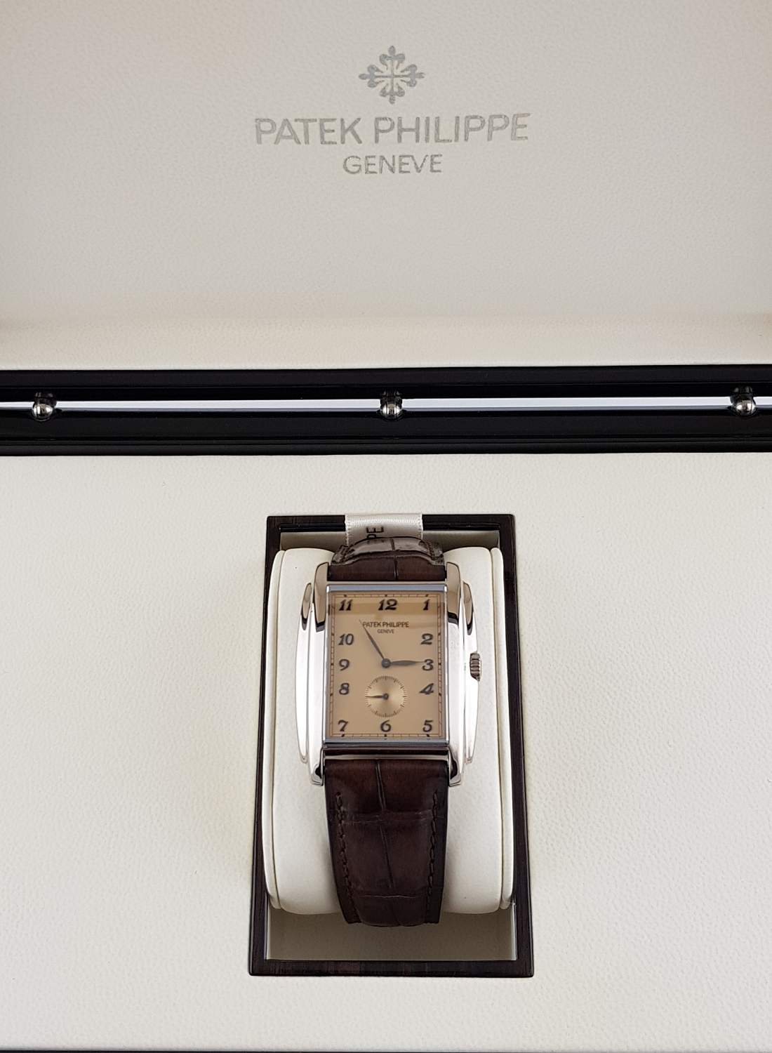 Часы Patek Philippe Gondolo 5124G-001