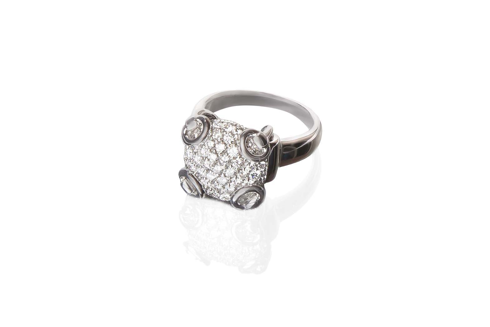 Кольцо с бриллиантом Gucci  Horsebit Diamond Cocktail Ring