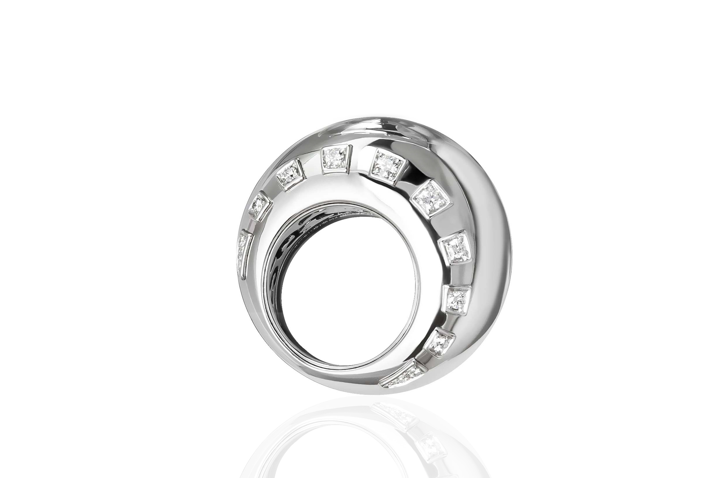 Кольцо с бриллиантом de Grisogono  с бриллиантами