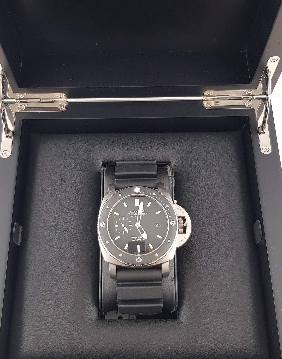 Часы Panerai Luminor Submersible 1950 Amagnetic PAM 00389