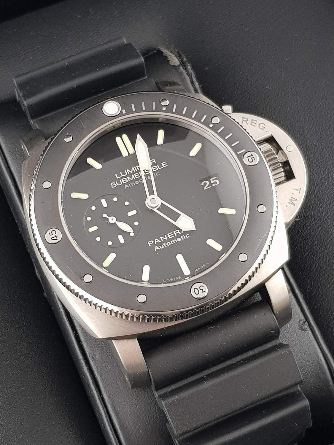Часы Panerai Luminor Submersible 1950 Amagnetic PAM 00389