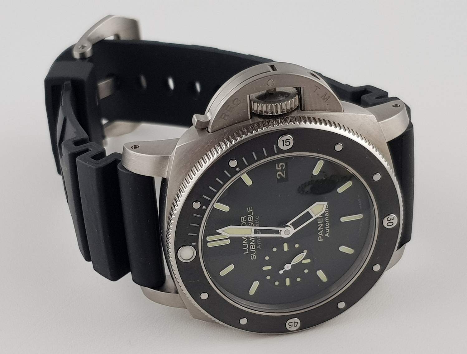 Часы Panerai Luminor Submersible 1950 Amagnetic PAM 00389