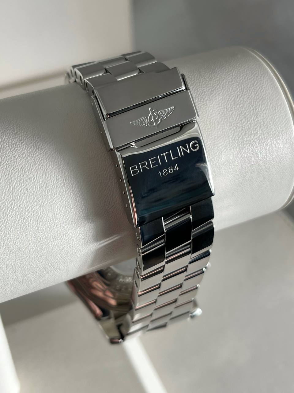 Часы Breitling  Super Avenger A13370