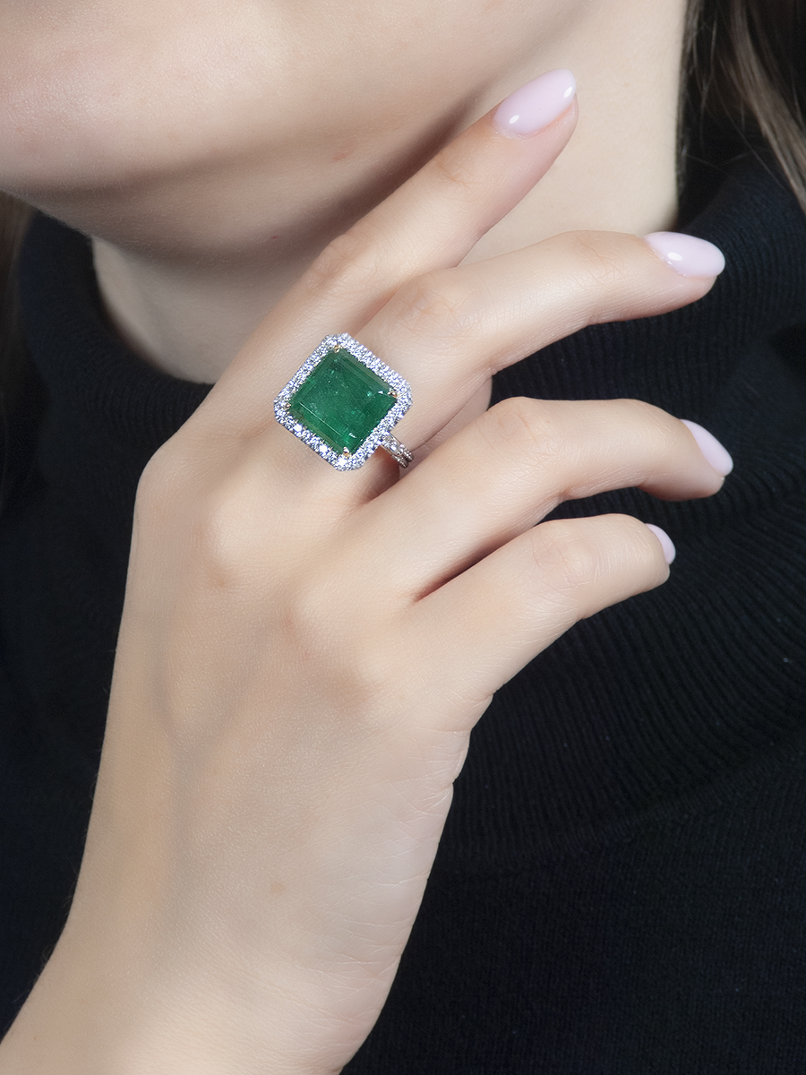 Кольцо RalfDiamonds White gold emerald diamonds ring