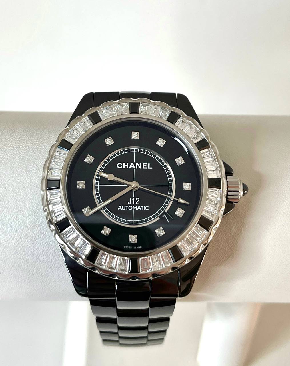 Часы Chanel J12 Black Gem-Set Gold Jewellery H2024