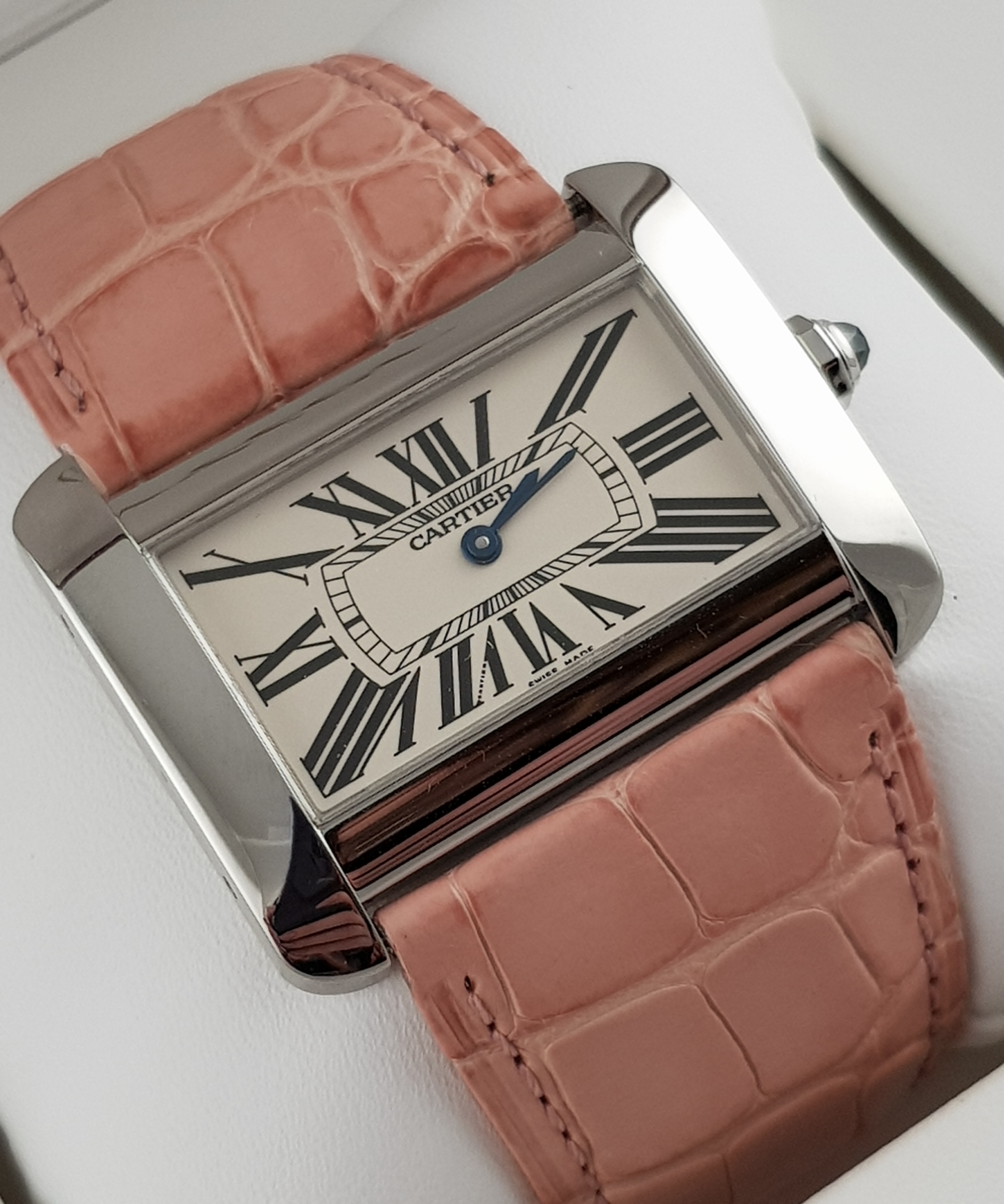 Часы Cartier Tank Divan 2600