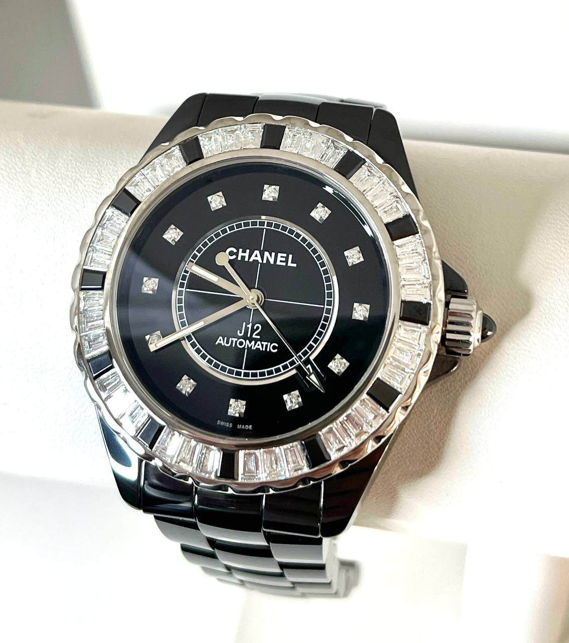 Часы Chanel J12 Black Gem-Set Gold Jewellery H2024