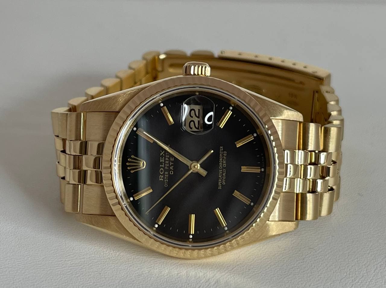 Часы Rolex Oyster Perpetual Date 15238