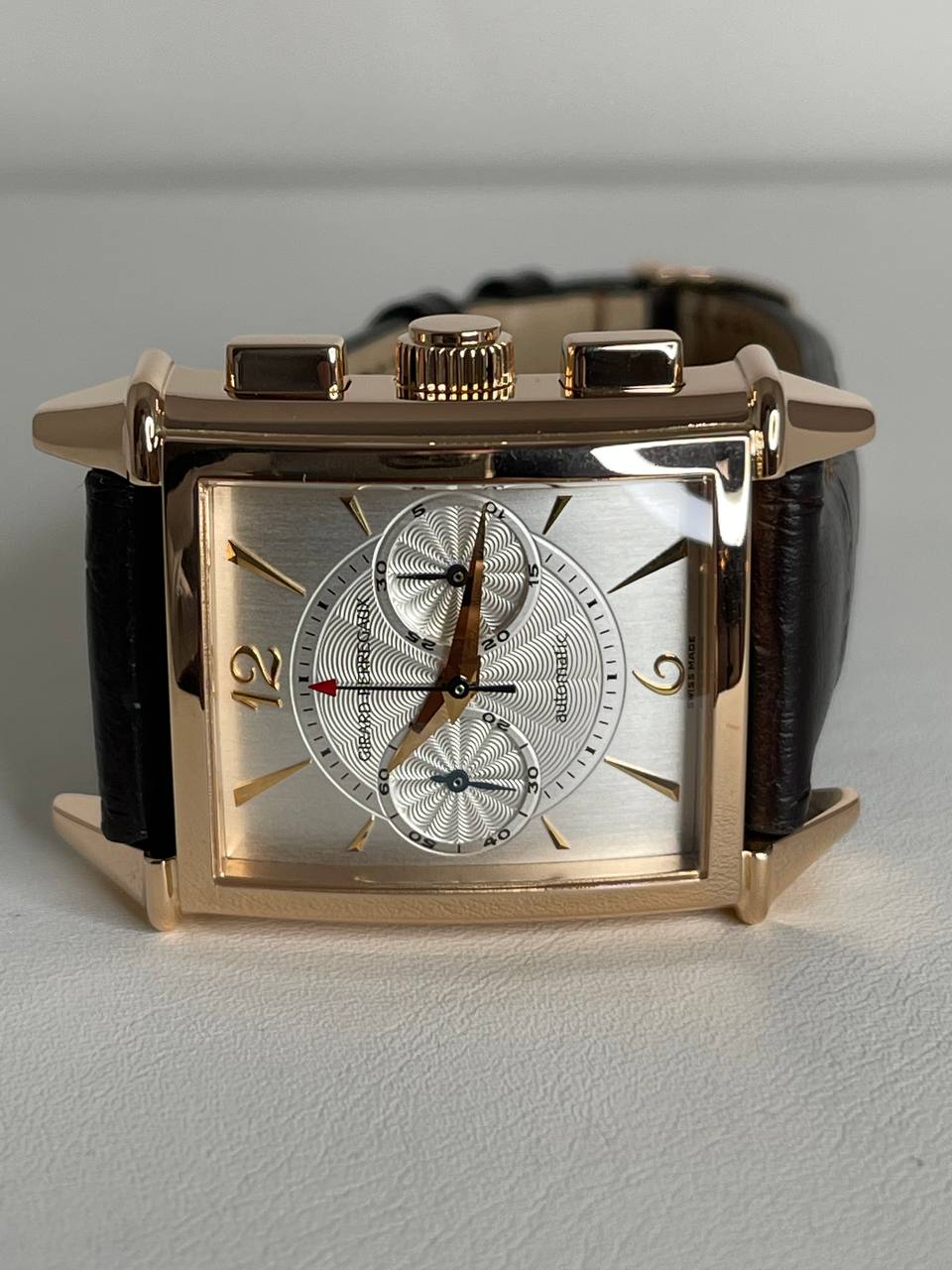 Часы Girard-Perregaux Vintage Chronograph 2599