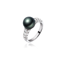 Кольцо с бриллиантом Mikimoto  с черным жемчугом и бриллиантами