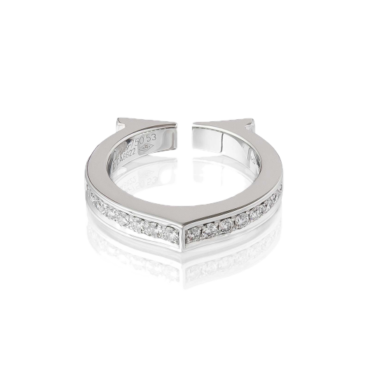 Кольцо с бриллиантом Cartier  с бриллиантами