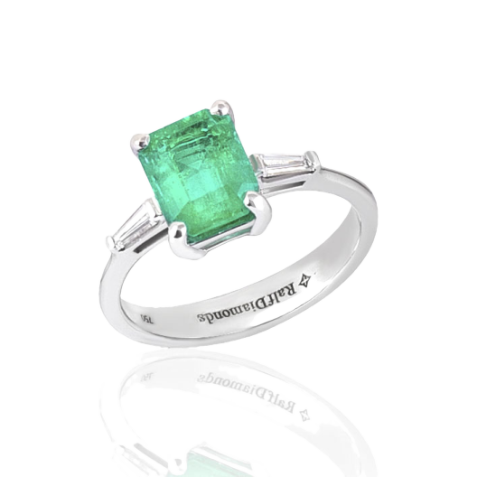 Кольцо RalfDiamonds  с изумрудом 1,74ct