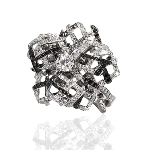 Кольцо Lorenz Bäumer с черными и белыми бриллиантами
